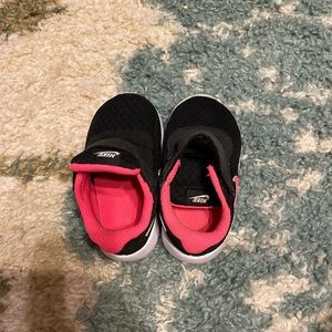 Size 4 toddler Nikes